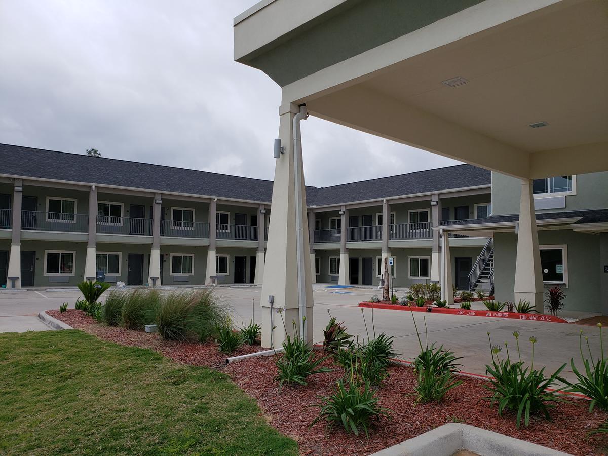 Scottish Inns & Suites - Crosby المظهر الخارجي الصورة